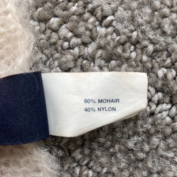 GAP Off White Scarf - Picture 7 of 7